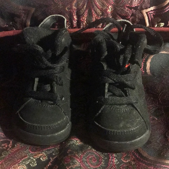 Baby shoes - Picture 1 of 3